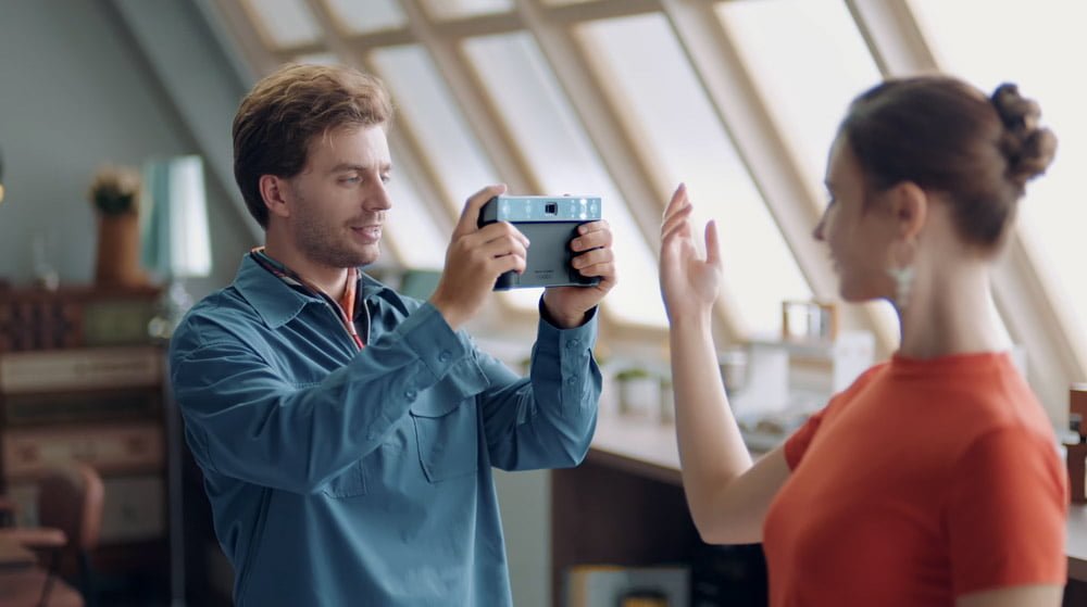 man scanning a woman MIRACO 3D