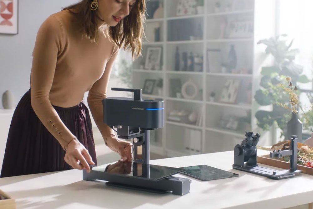 woman using laserpecker 4